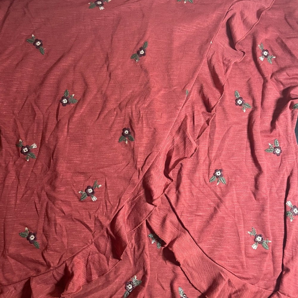 Francesca’s Floral Blouse - Picture 8 of 10